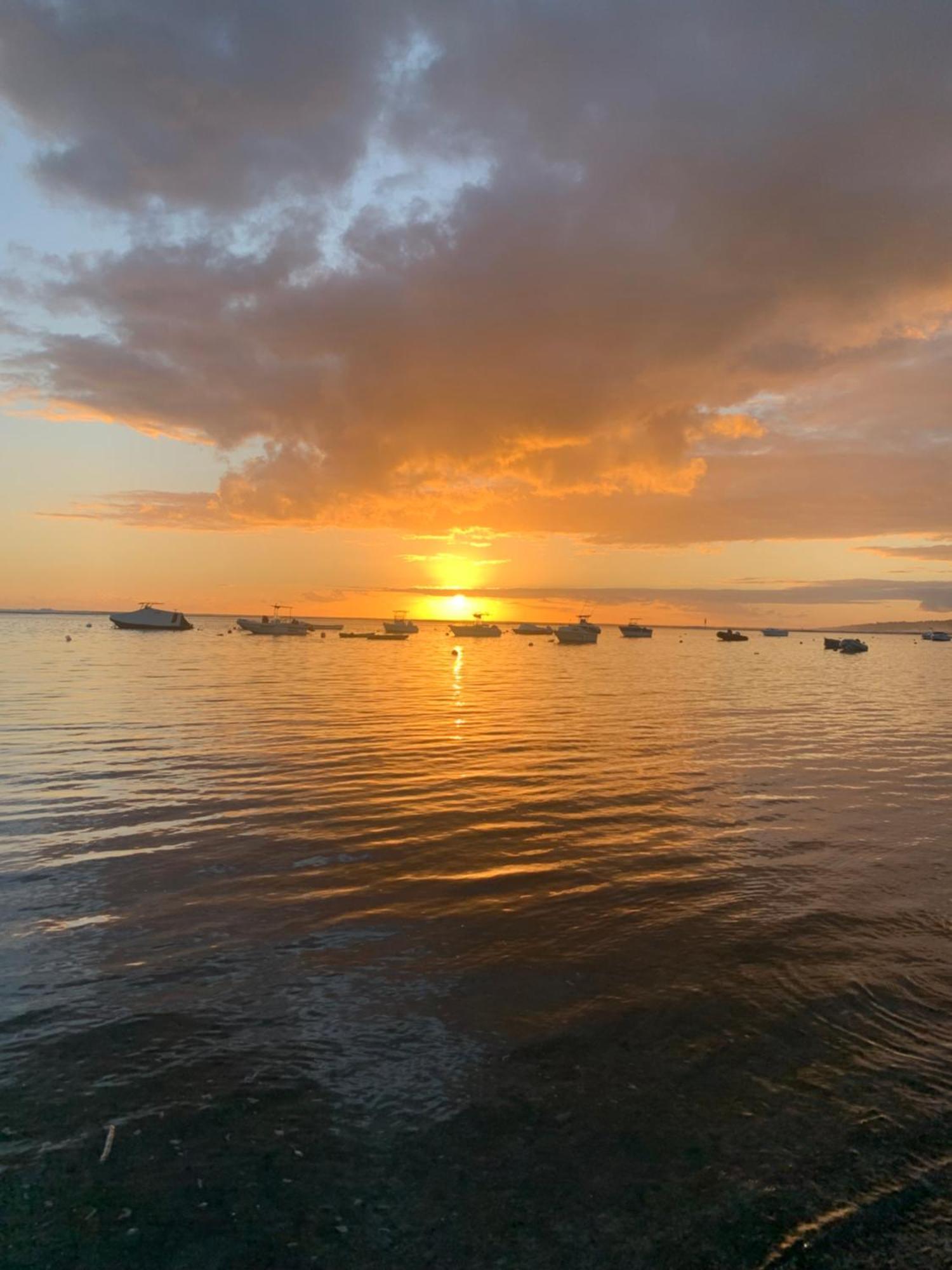 Villa Etang Sale Les Bains Avec Piscine Privee Bagian luar foto